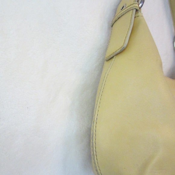 Nine West Small Yellow Hand Bag Buckle Strap Zipper Closure Silver Hardware - Picture 12 of 13